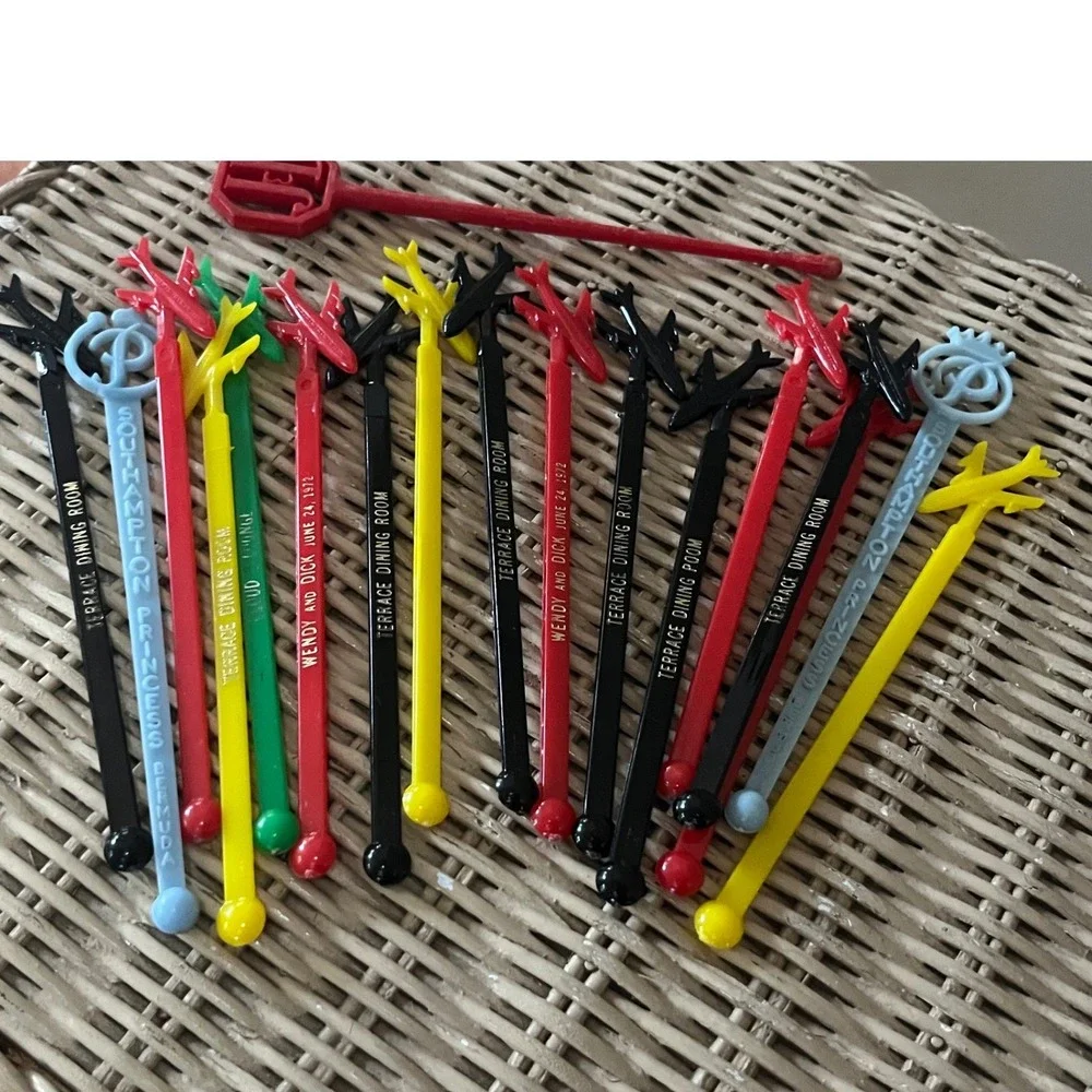 Vintage Plastic Swizzle Sticks Lot 18 pc Airplane Terrace Dining Room J&B 1972